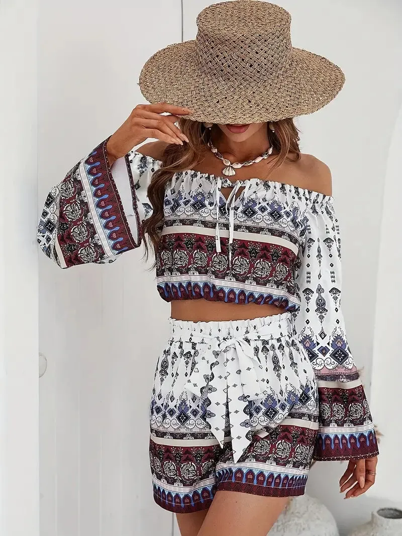 Hermine | Sommerliches Schulterfreies Top & Lockere Shorts